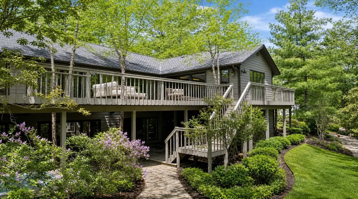 106 Oak Ridge Drive