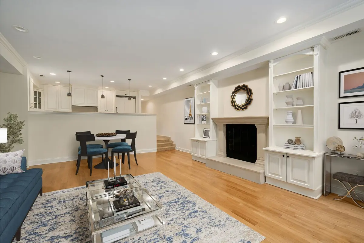 82 E Elm Street