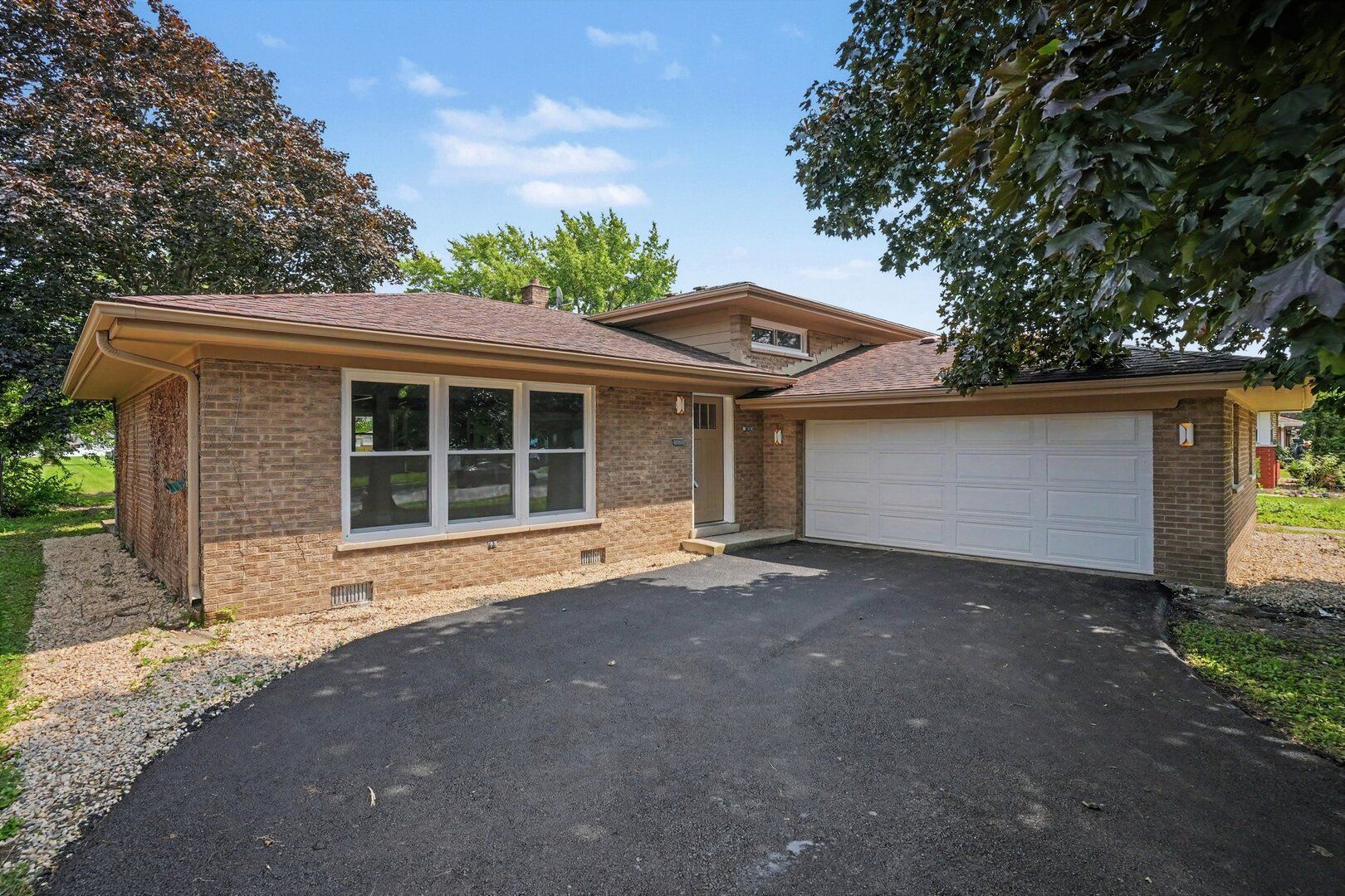 16721 School Street, South Holland, IL