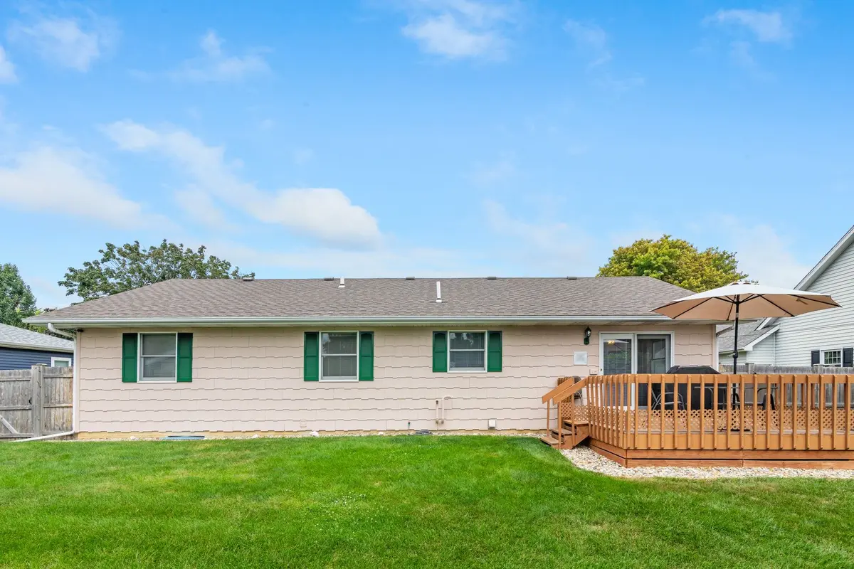 606 E Edgelawn Drive