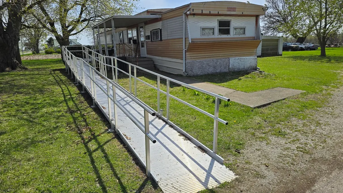 1745 N 3000 E Road