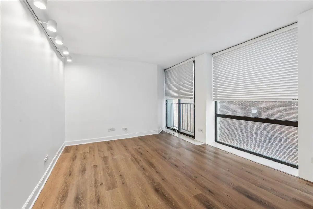 345 W Fullerton Parkway