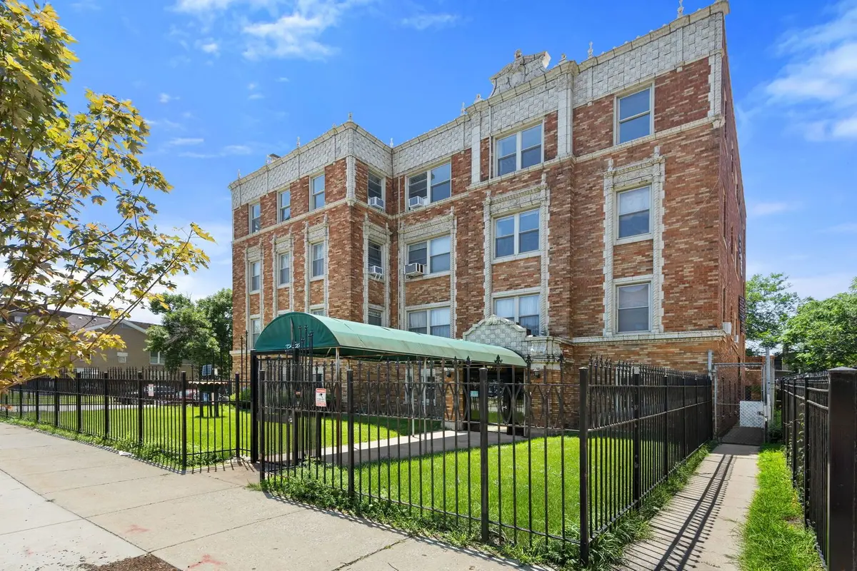 7370 S SOUTH SHORE Drive