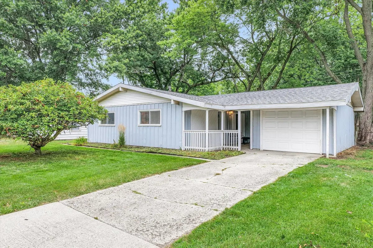 2402 W Kirby Avenue