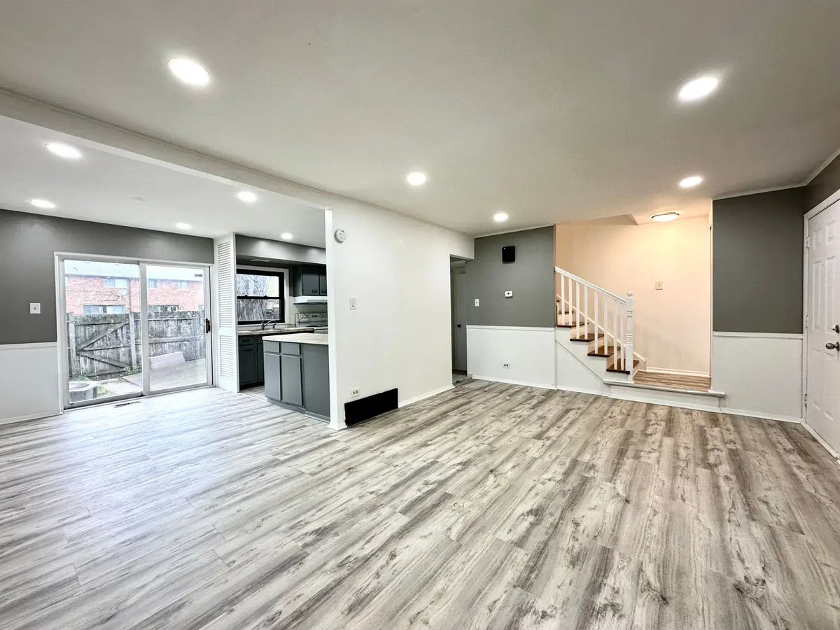 18w158 16th Street