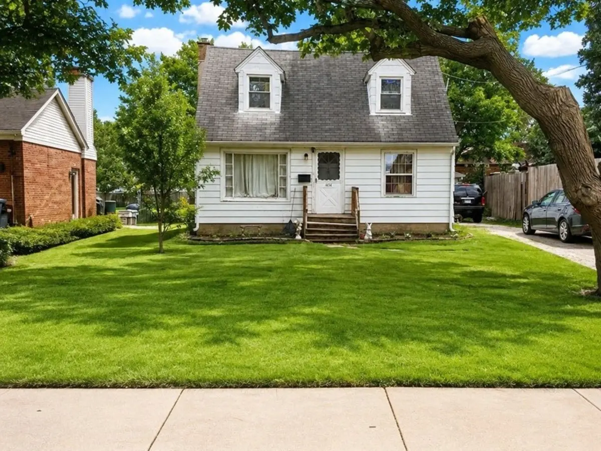 1636 Webster Lane