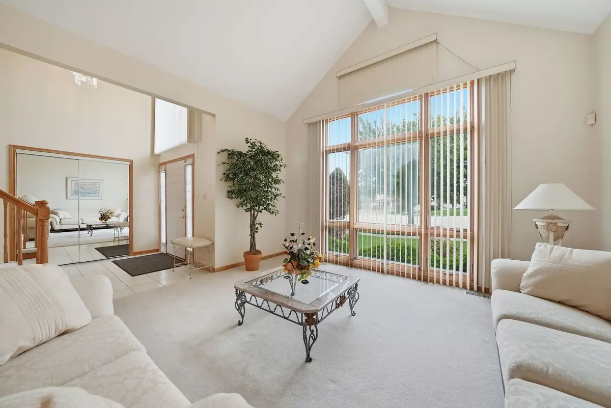 634 Primrose Circle
