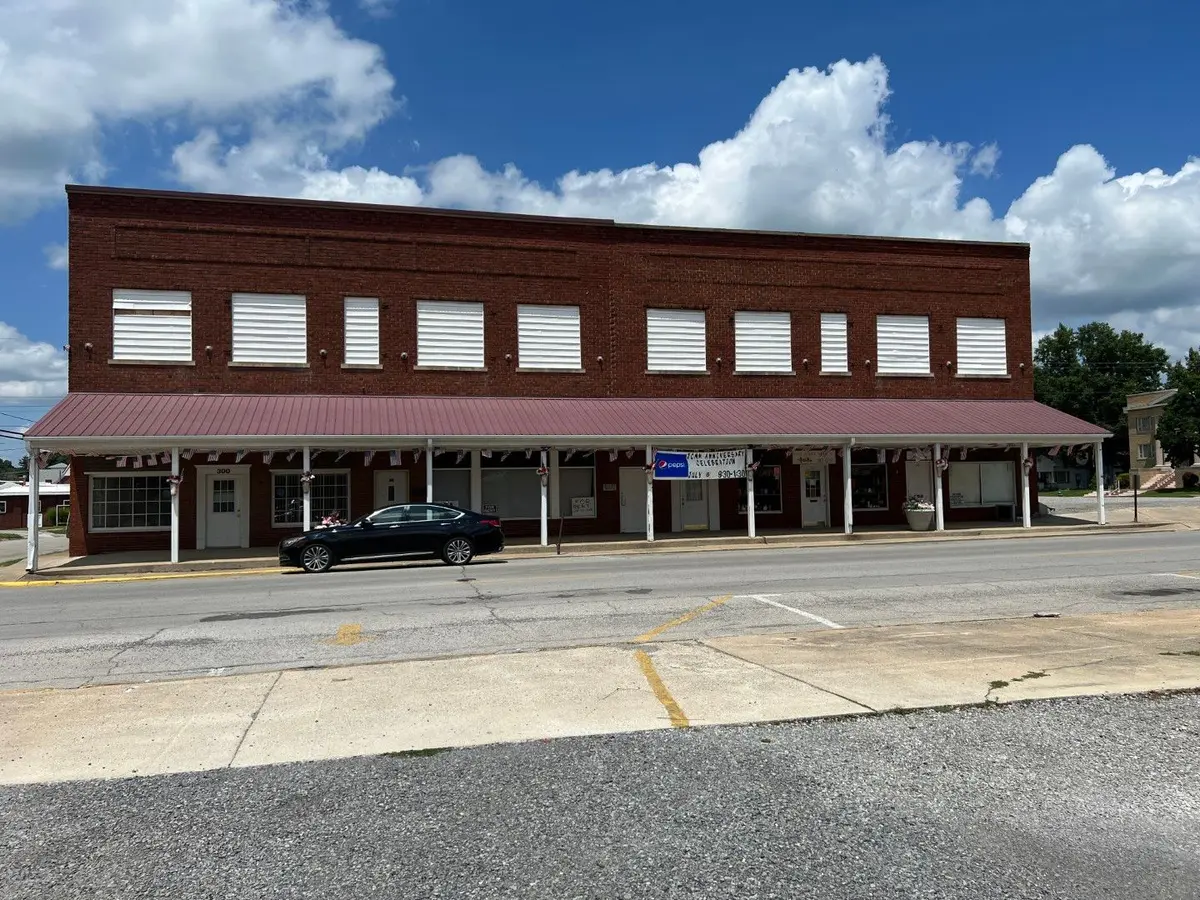 300 E Broadway Boulevard