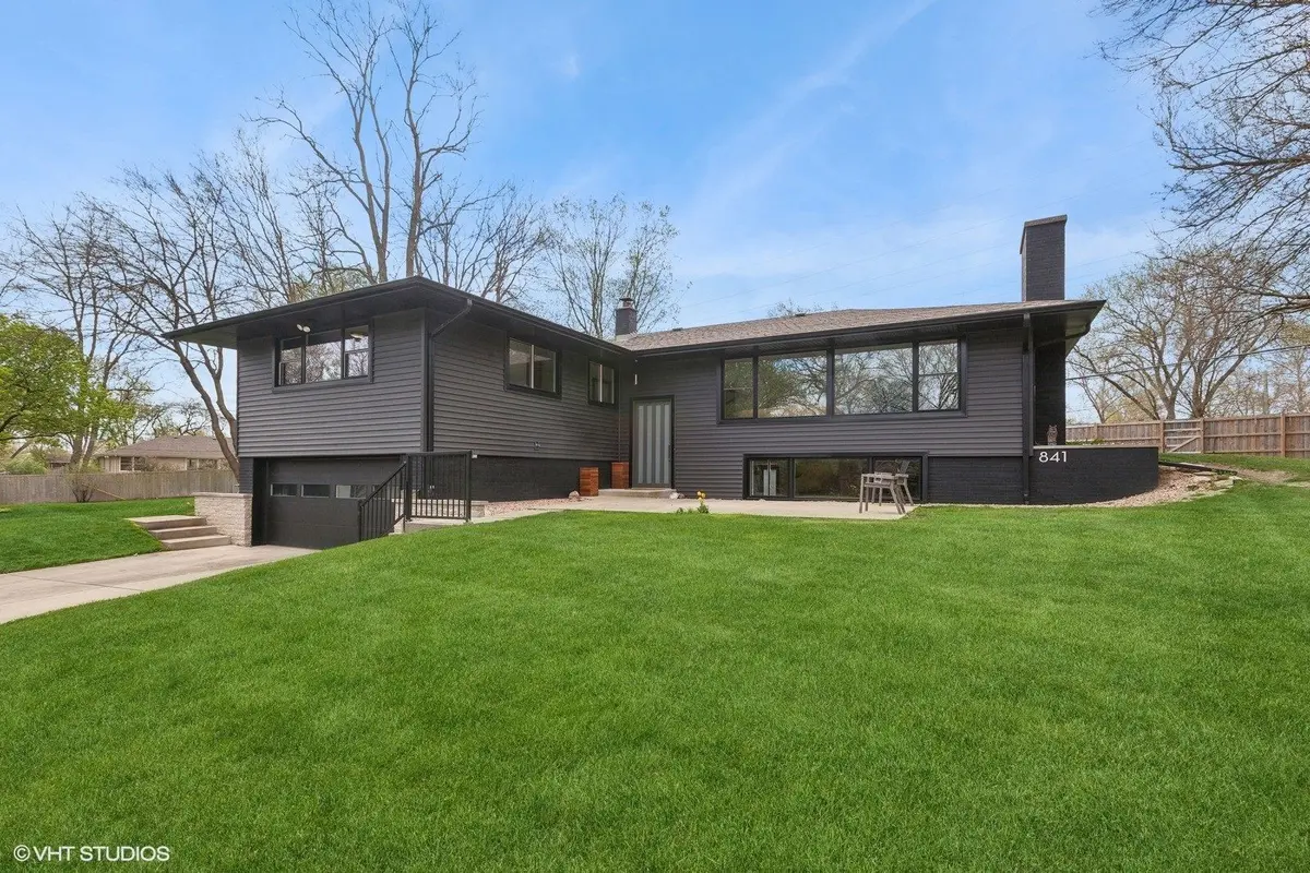 841 Hawthorne Drive