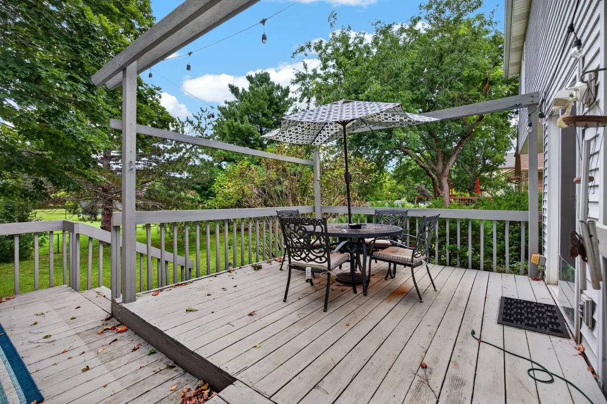 9 Fountain Lake Court