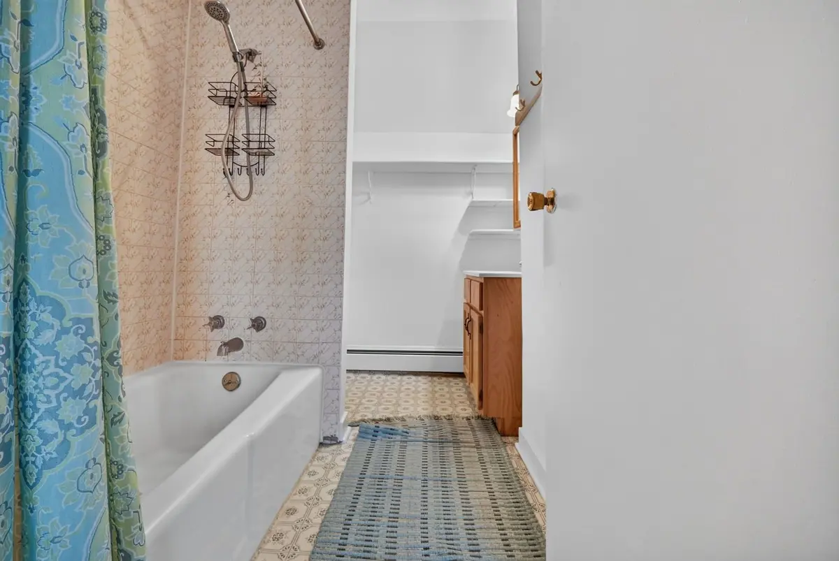 742 S 4th Street