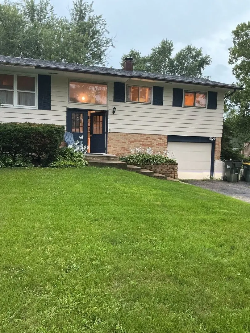 21W205 Coronet Road