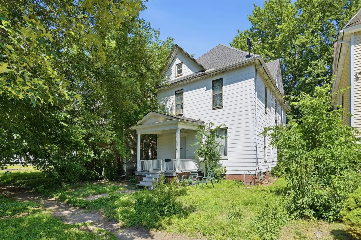 1205 14th 1/2 Street