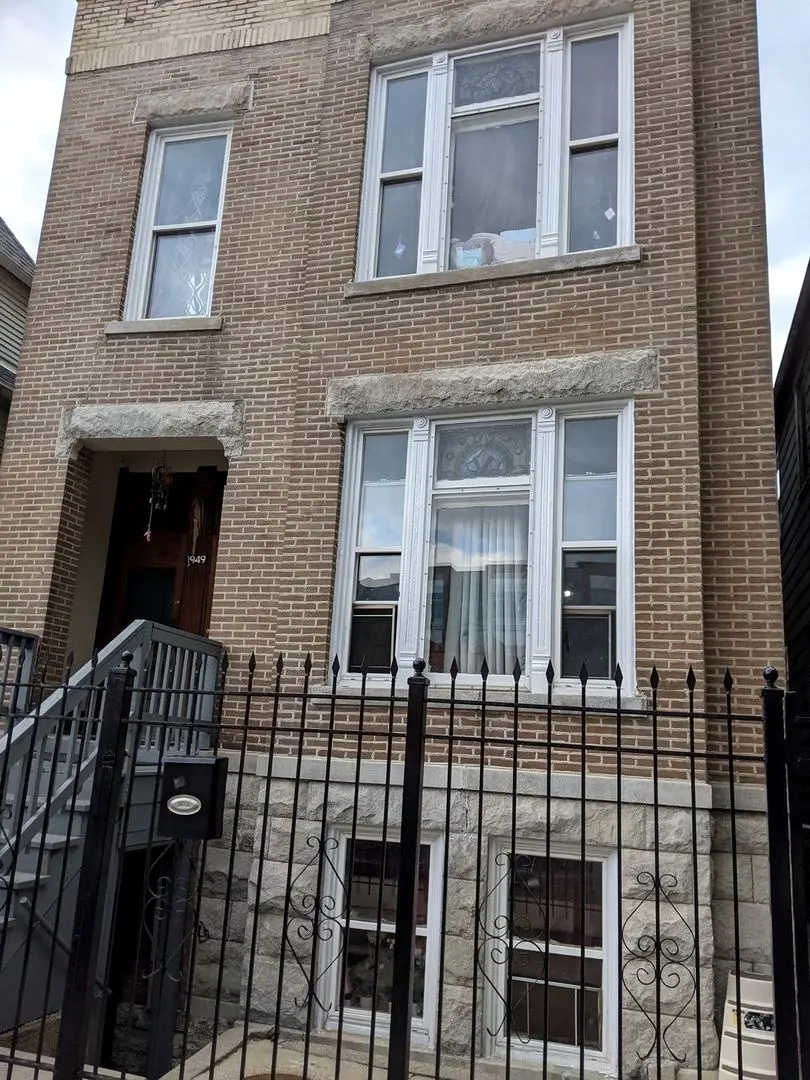 1949 N Francisco Avenue