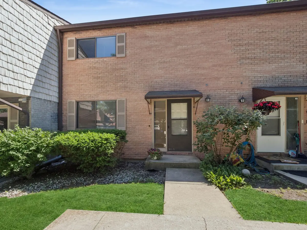 1631 Bow Trail