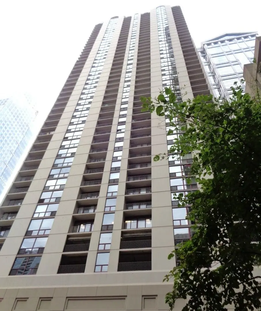 200 N Dearborn Street