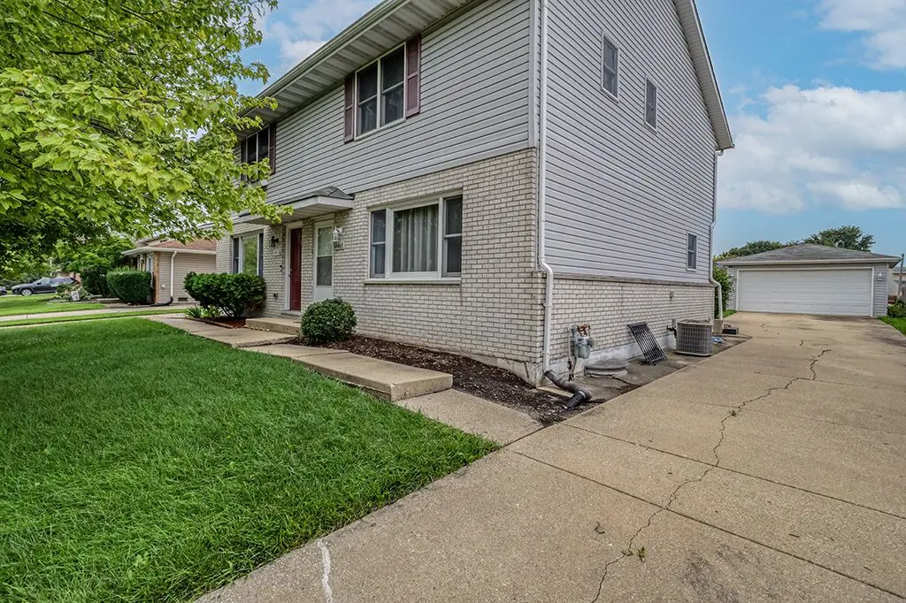2465 Red Oak Trail