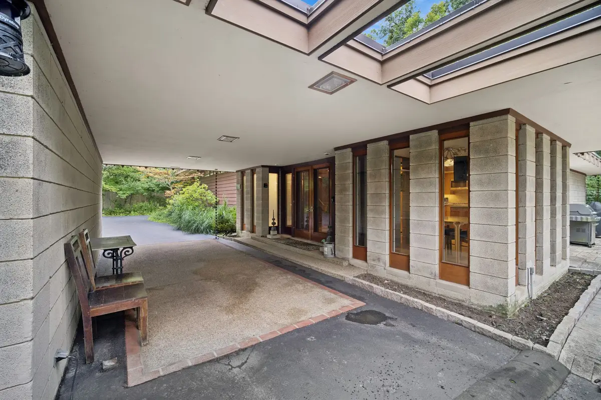 1120 Ridgewood Drive