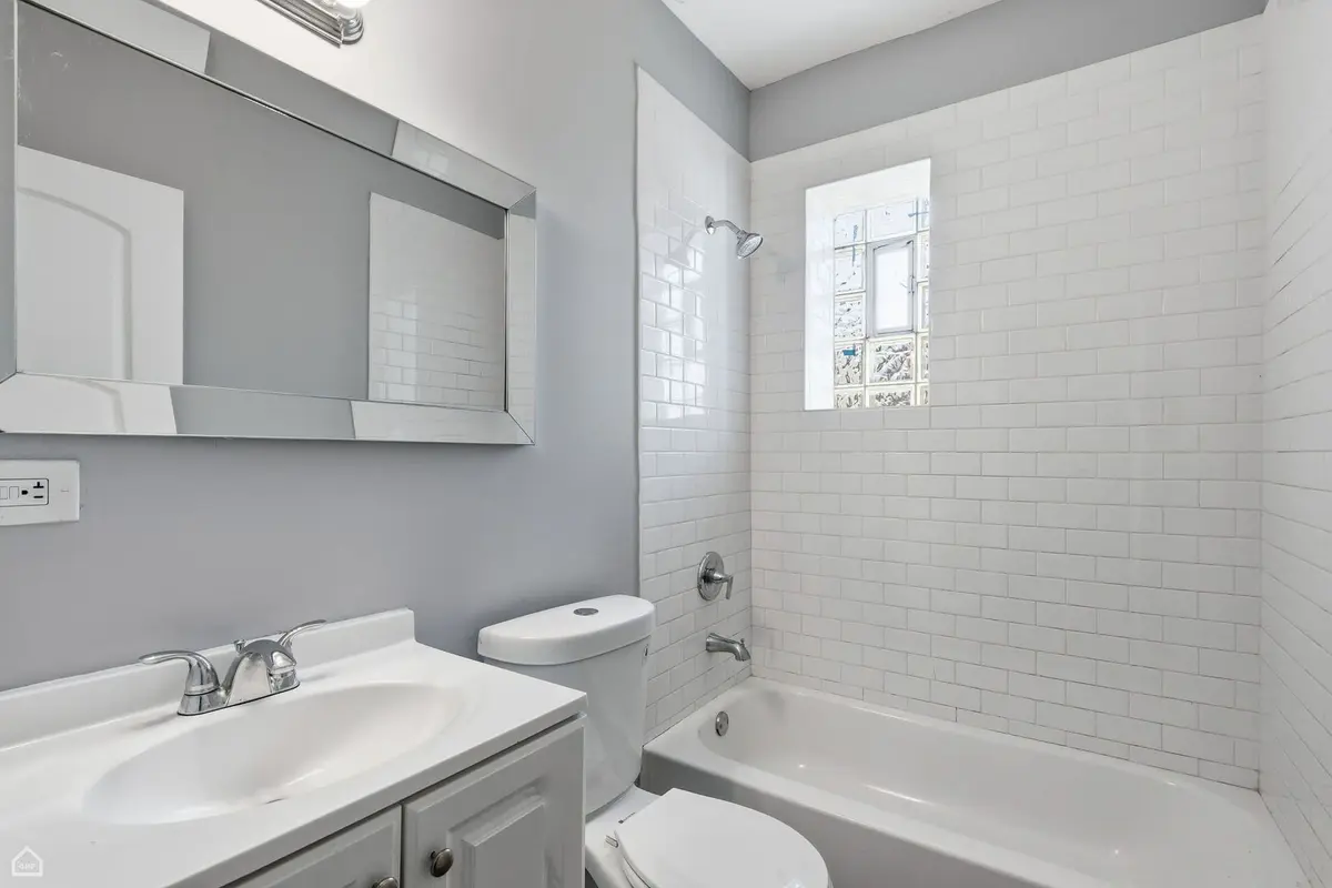 16 E 118TH Place