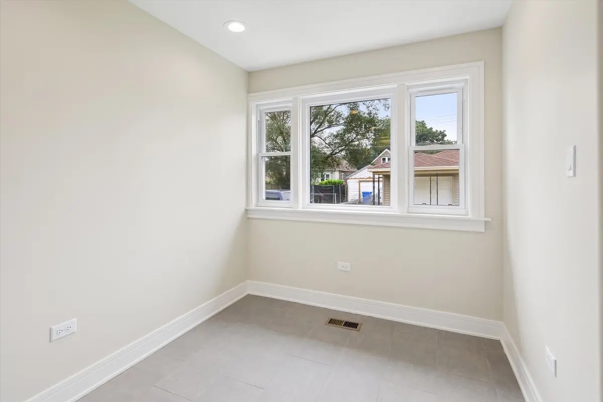 2121 W 71st Place