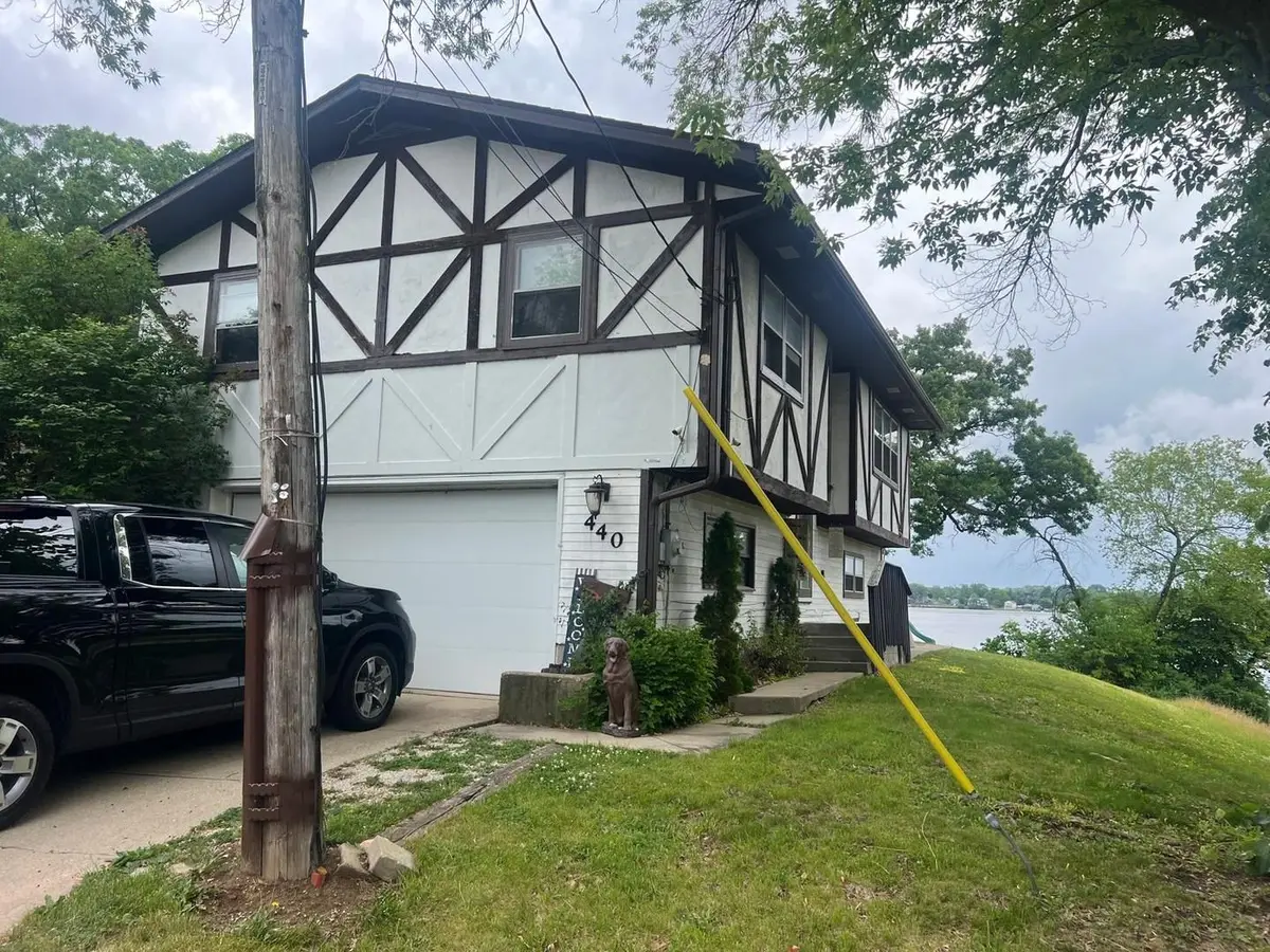 440 E Lakeshore Drive