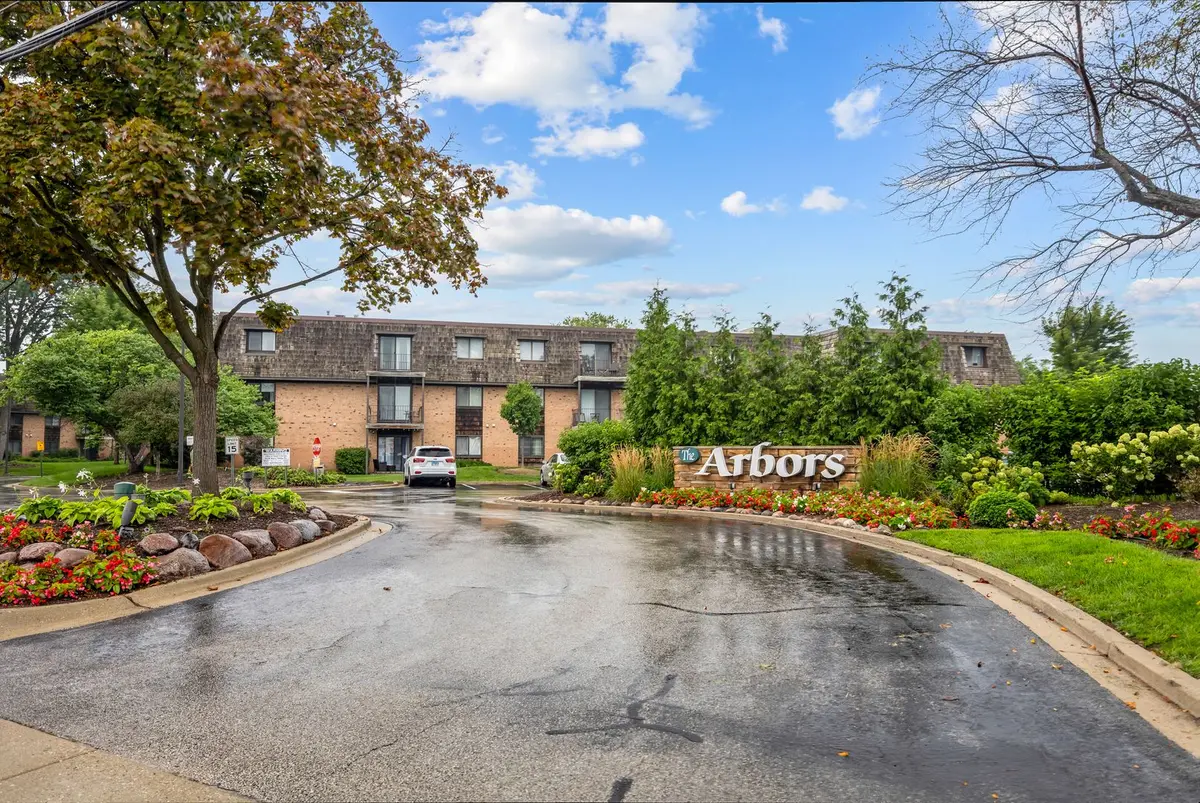 1 Oak Creek Drive
