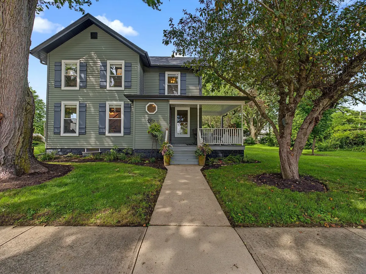 308 W Navaho Avenue