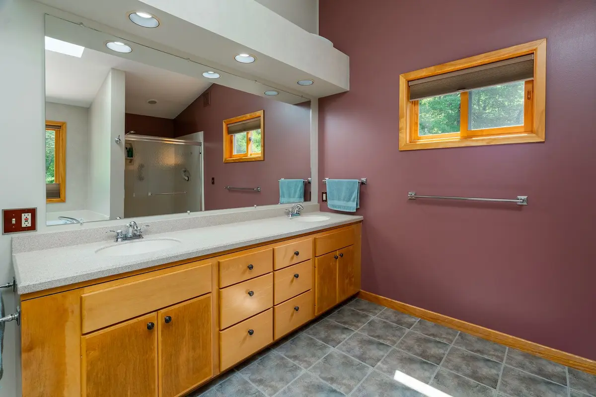 3 Iroquois Trail