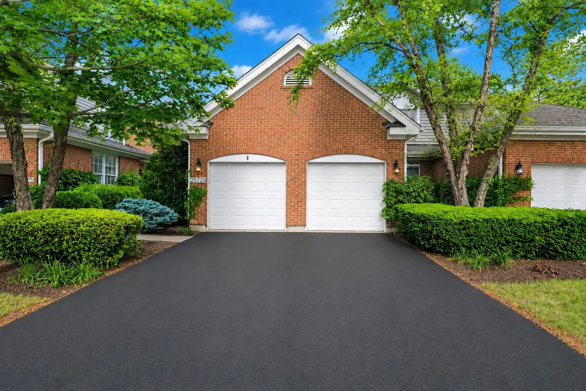 2S729 Parkview Drive