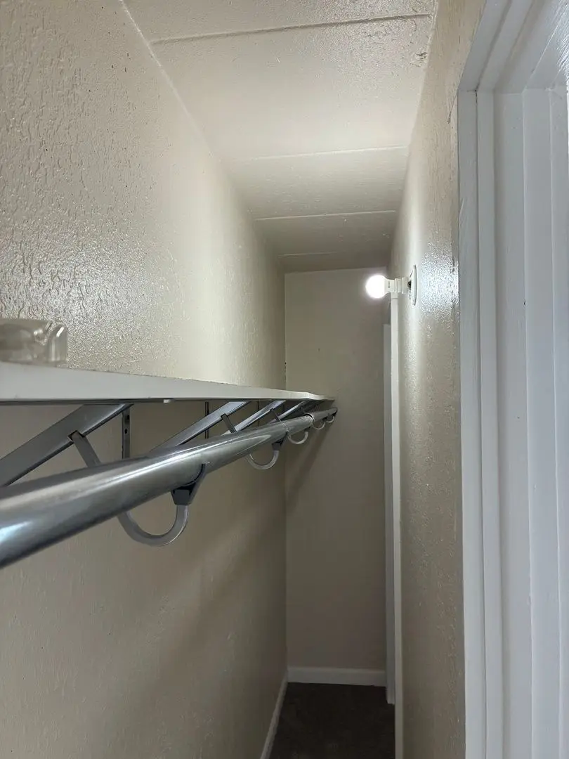 1 Renaissance Place
