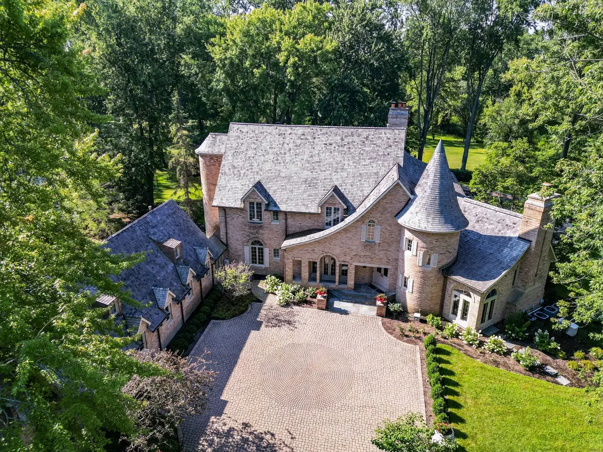 285 W Westminster Avenue