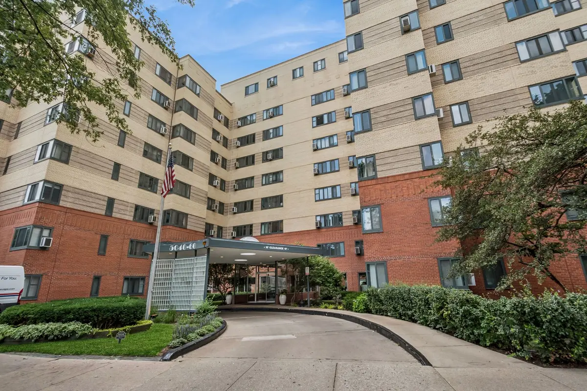 5052 N Marine Drive