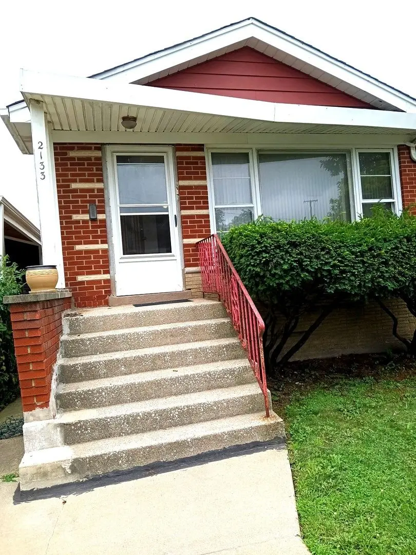 2133 W 49th Place