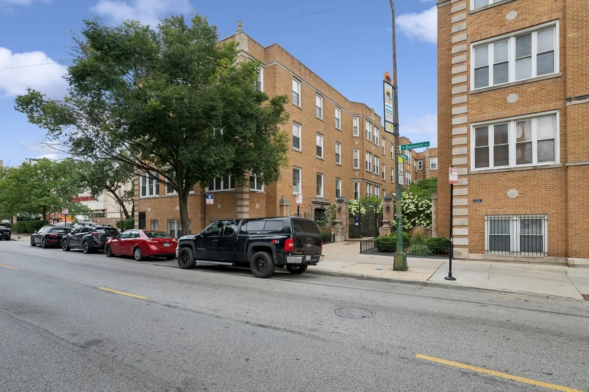 534.5 W Belmont Avenue