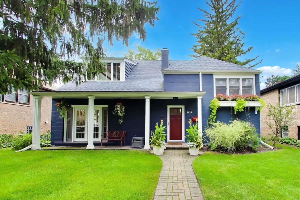 9439 Lincolnwood Drive
