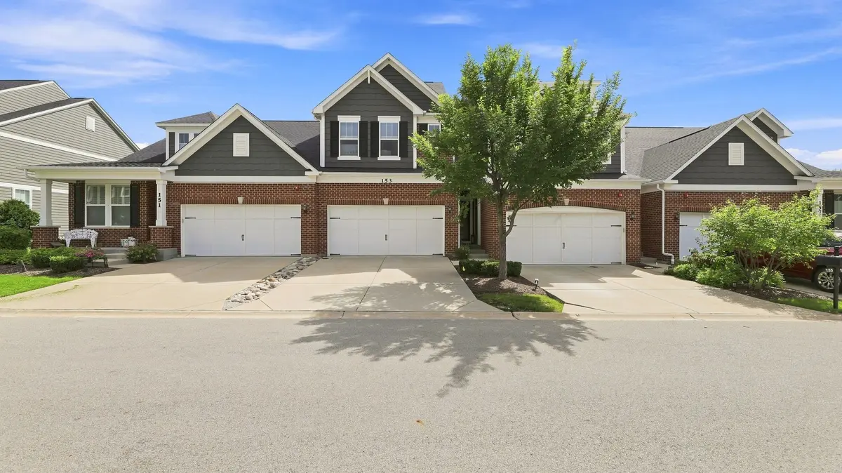 153 Roslyn Place