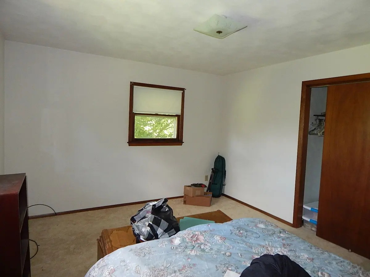109 E 6th Street