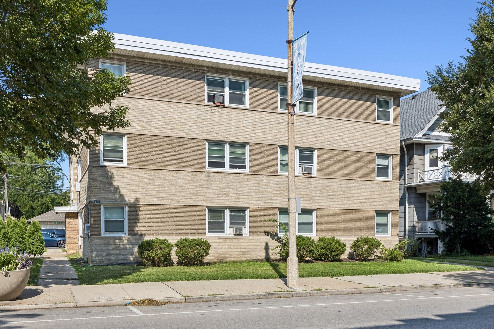 929 S Oak Park Avenue, Oak Park, IL