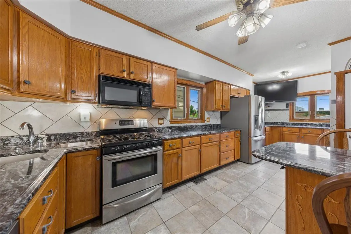 1406 S 51st Court