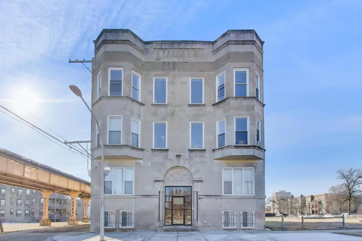 313 E 60th Street