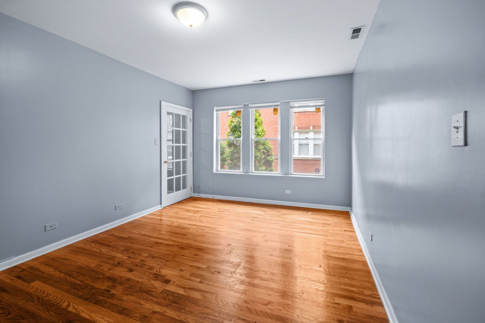 1303 E 71st Place, Chicago, IL