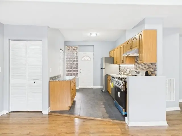 1729 E 67th Street