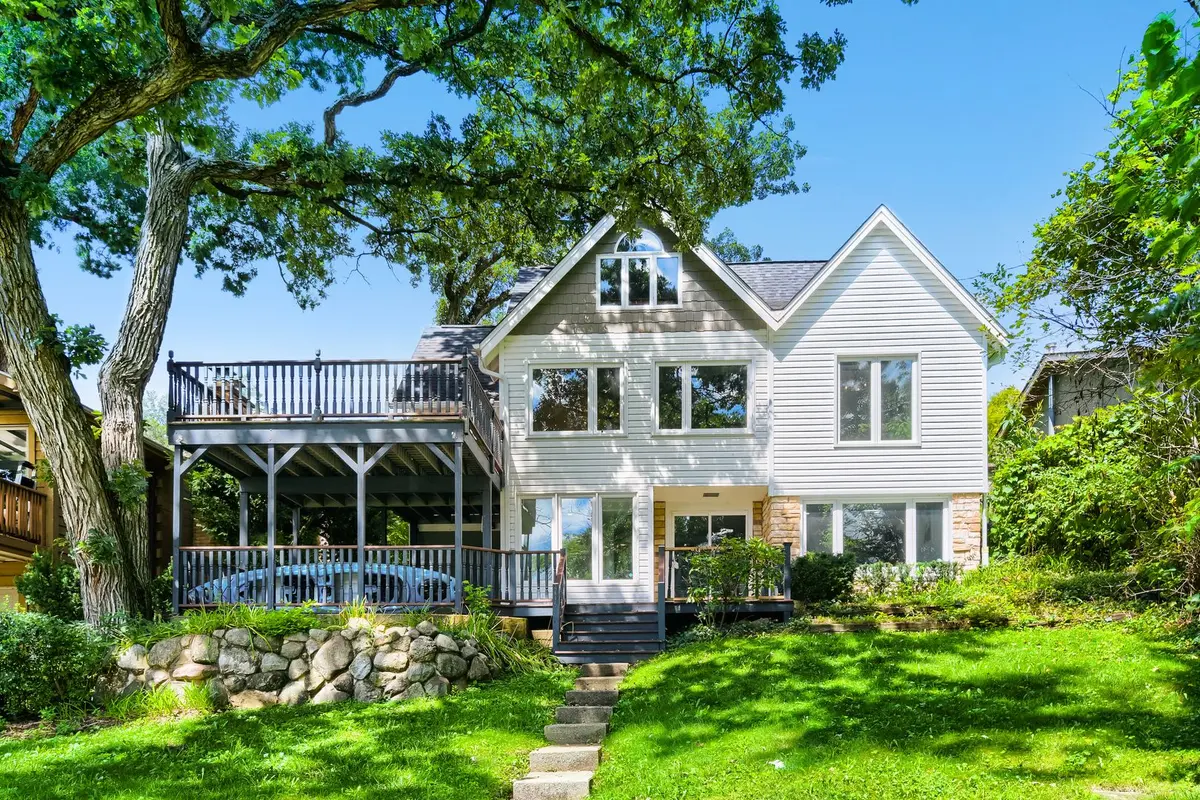 4615 W Lake Shore Drive