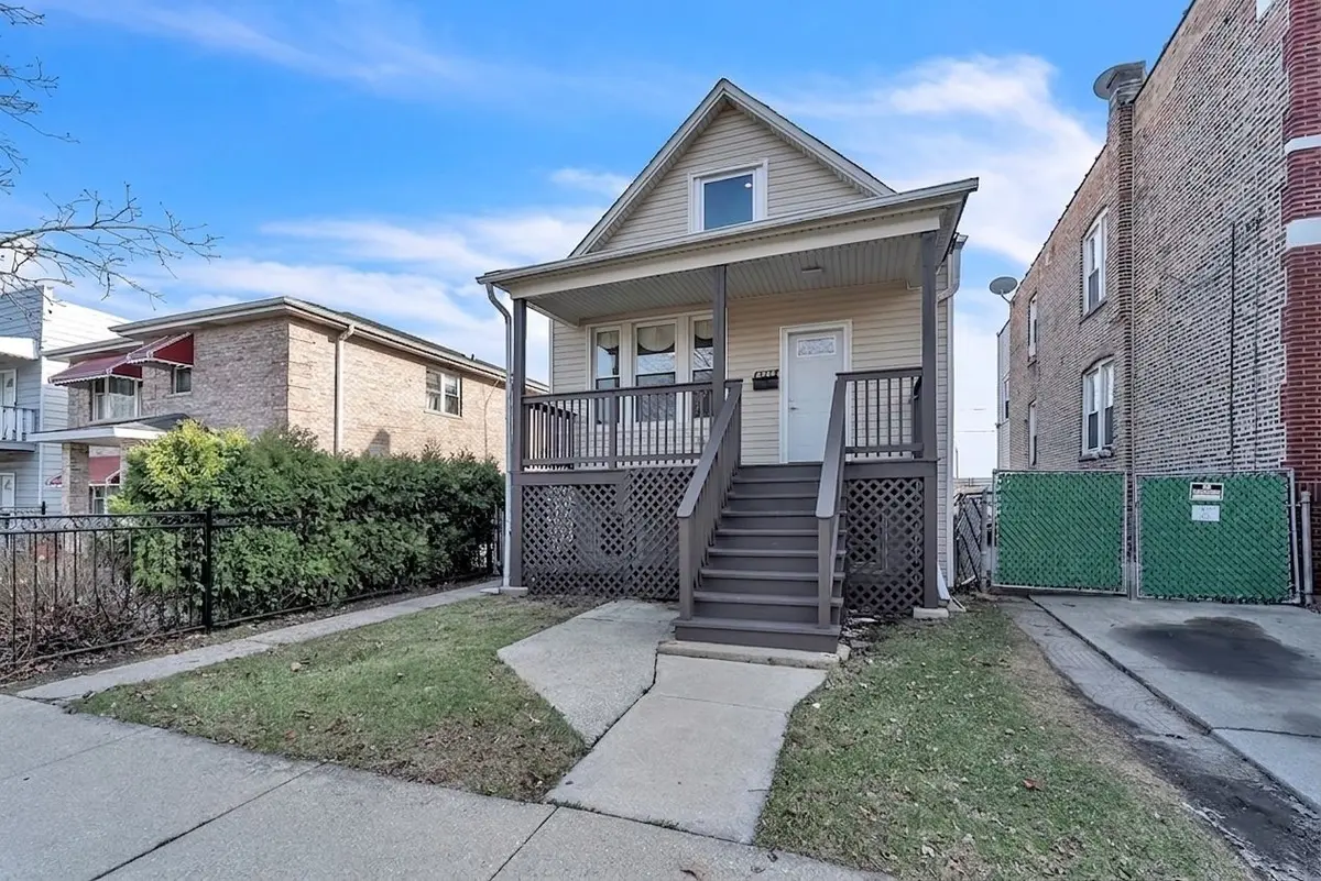 5323 W 25th Place