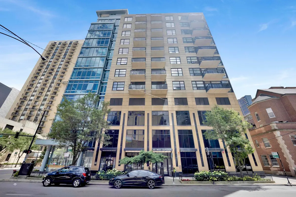 101 W Superior Street