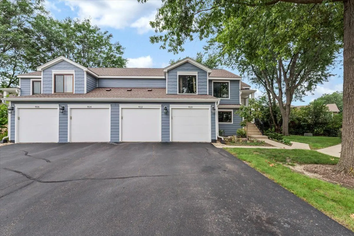 912 MANCHESTER Circle