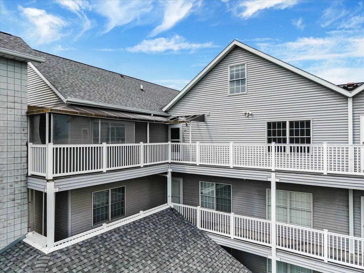 4412 River Drive