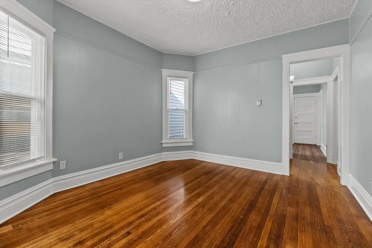 820 E 89th Place