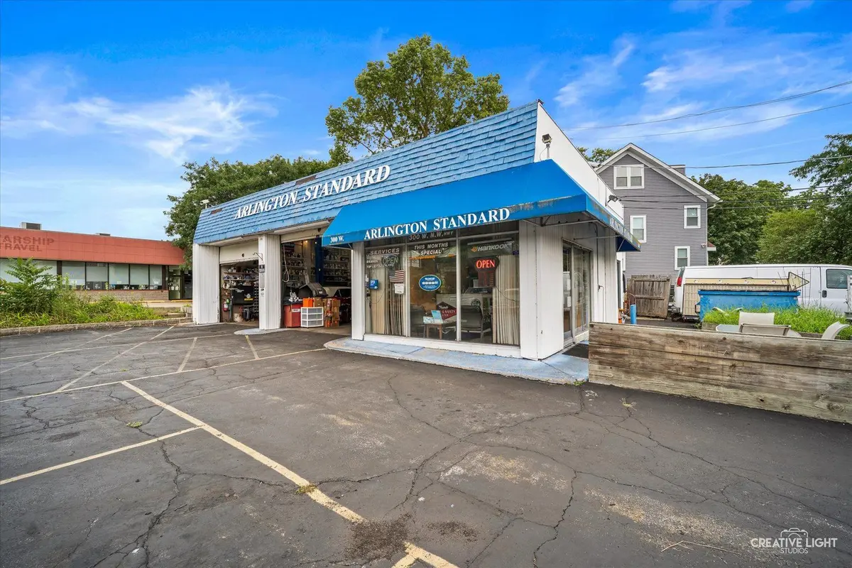 300 W Northwest Highway
