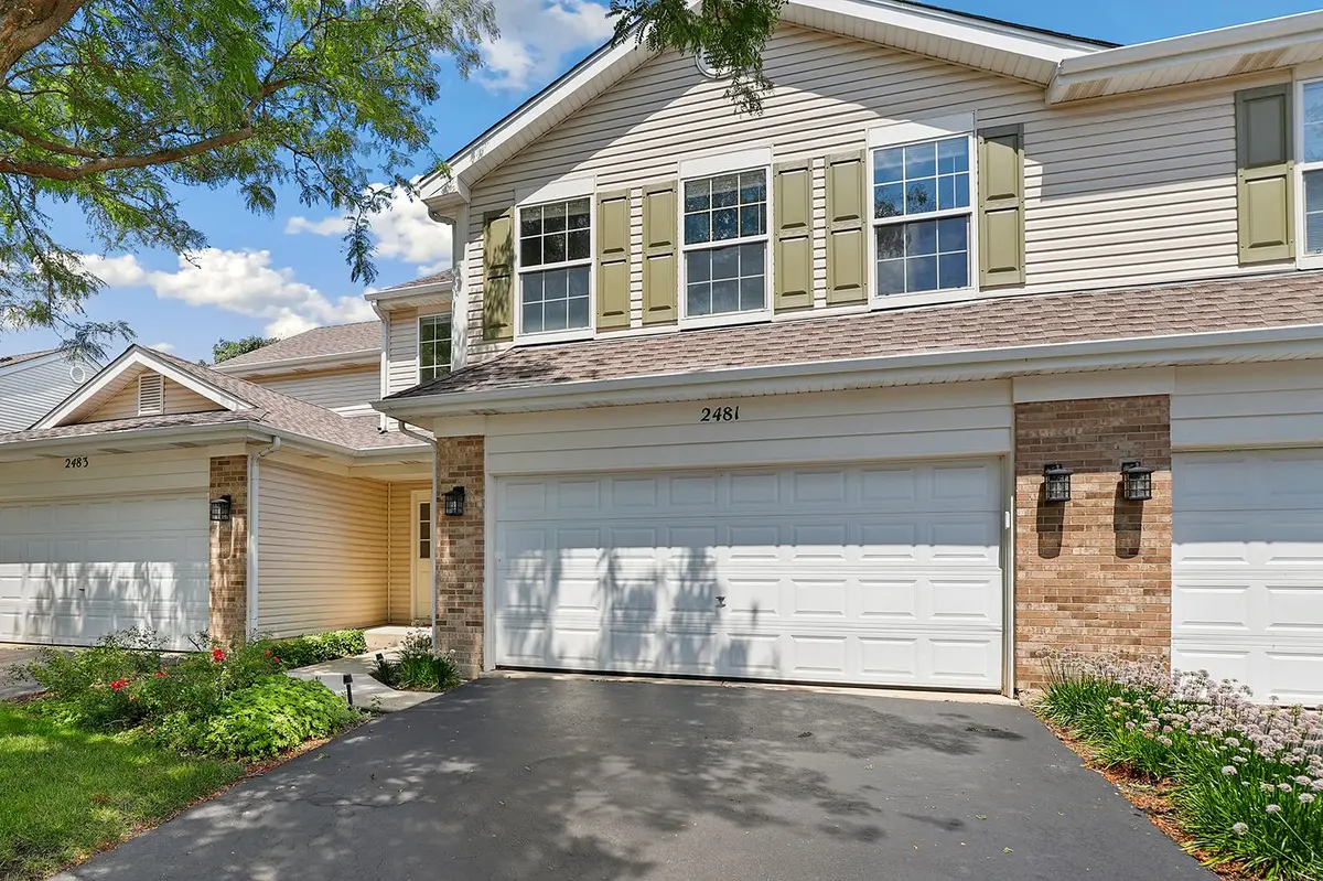 2481 Stoughton Circle